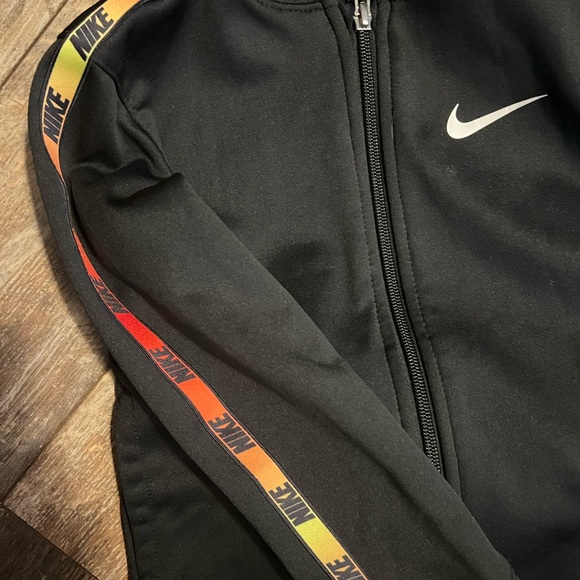 Nike track suit - Picture 4 of 4